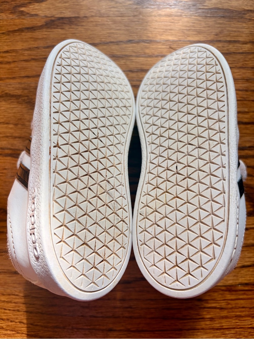 adidas Toddler Sneakers 8K White Velcro Shoes - Picture 4 of 8